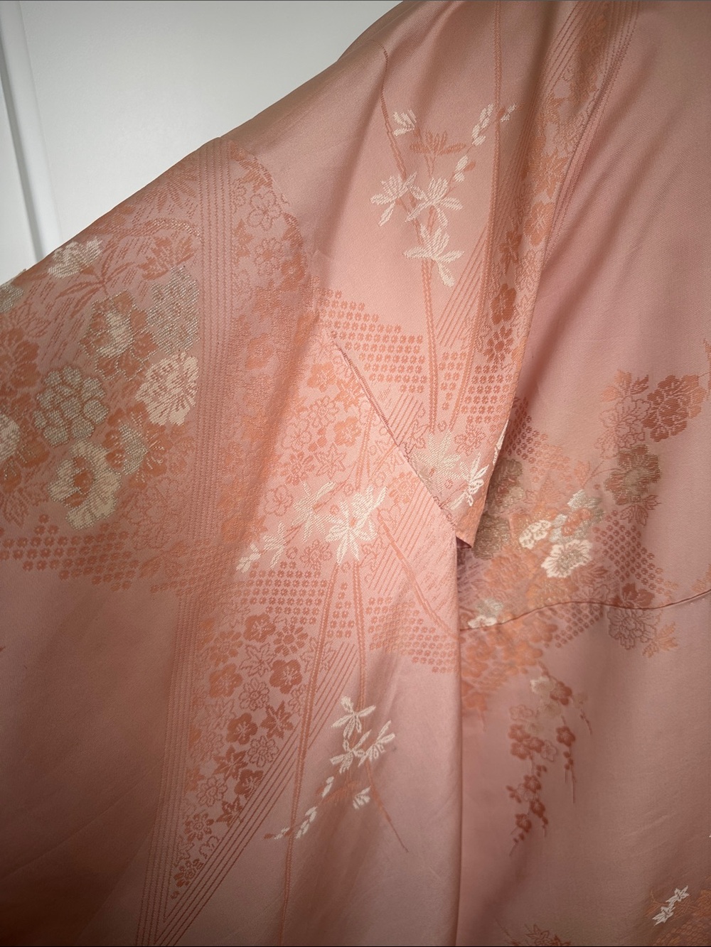 Vintage 50s Silk Embroidered Kimono Robe - Blush Pink With Cherry Blossoms (OS) - Picture 11 of 16